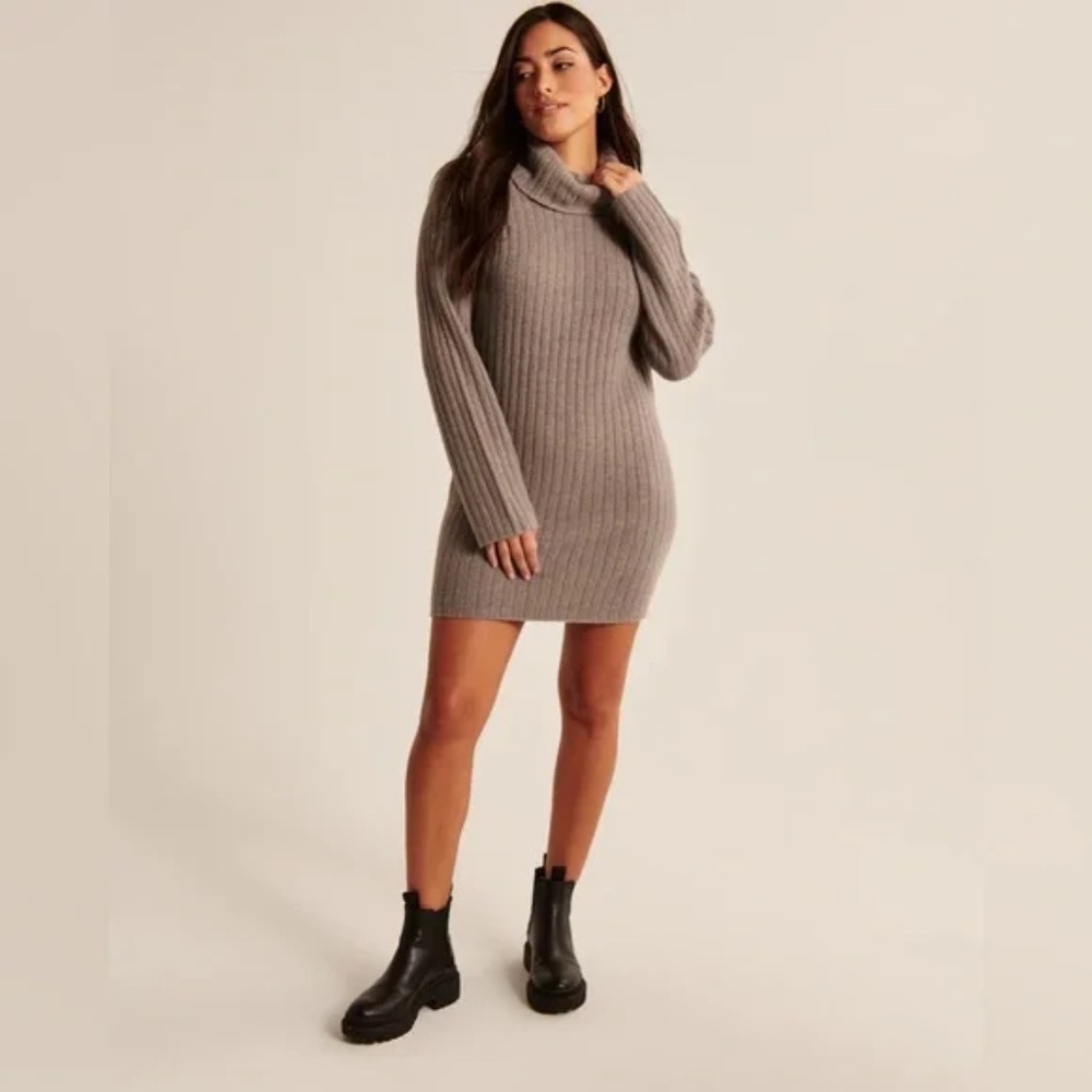Abercrombie & Fitch Knitted Ribbed Turtleneck Sweater Dress in Cream